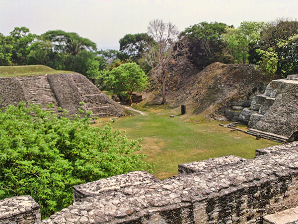 View Xunantunich